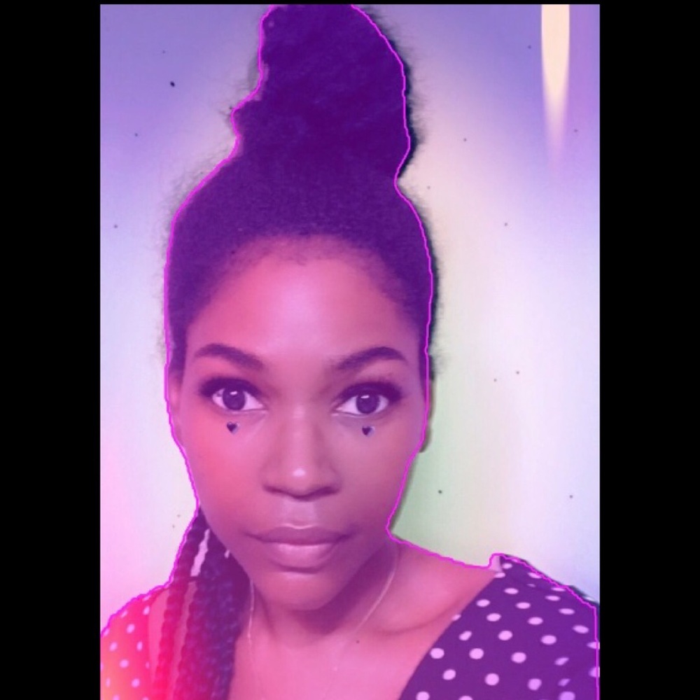 Meet your Posher ↳ MILAH!